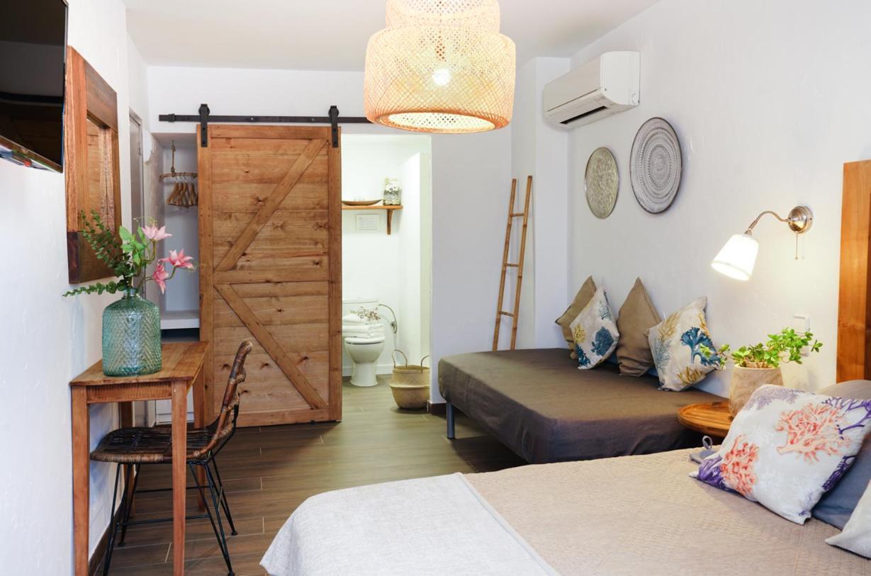 Hostal Sa Malica Blanes Buitenkant foto
